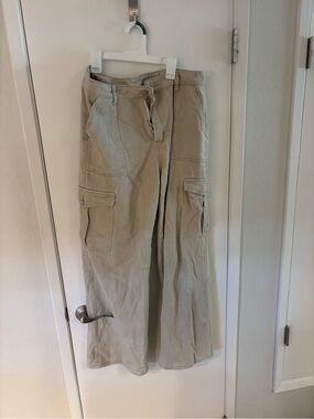 Cider women’s XL Light Beige Cargo Pants wide leg - barely worn